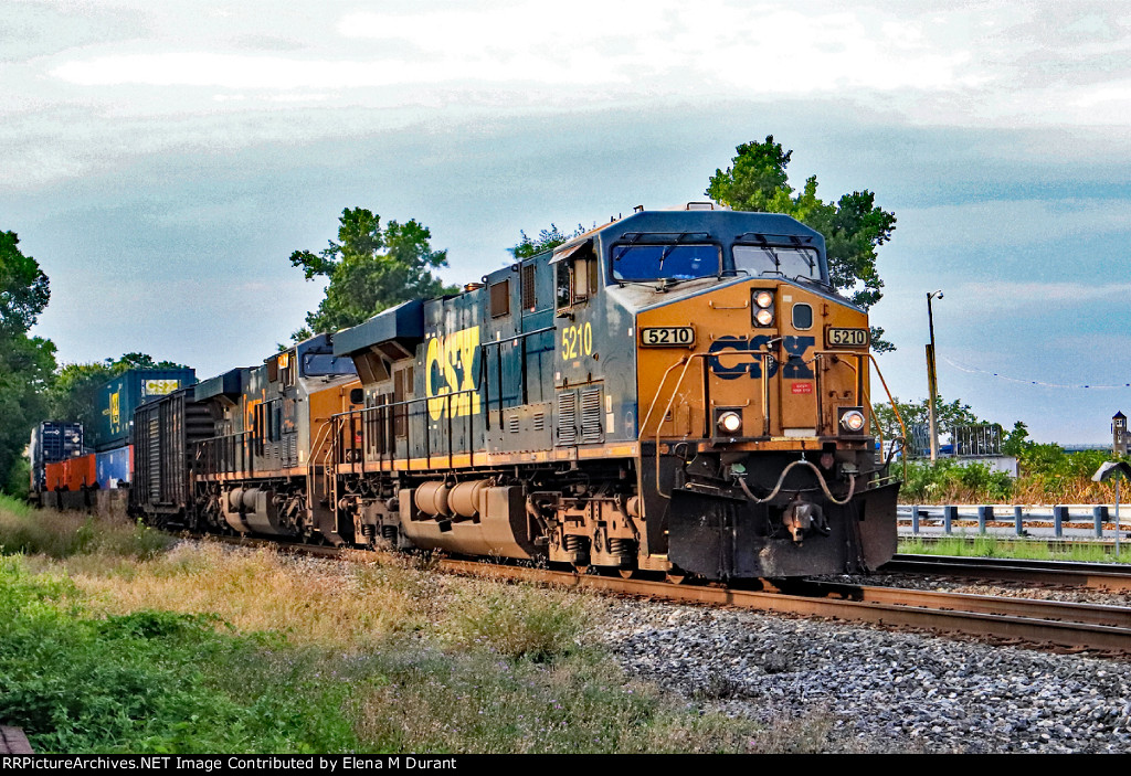 CSX 5210 on I-007